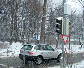 Landstrae im Schnee